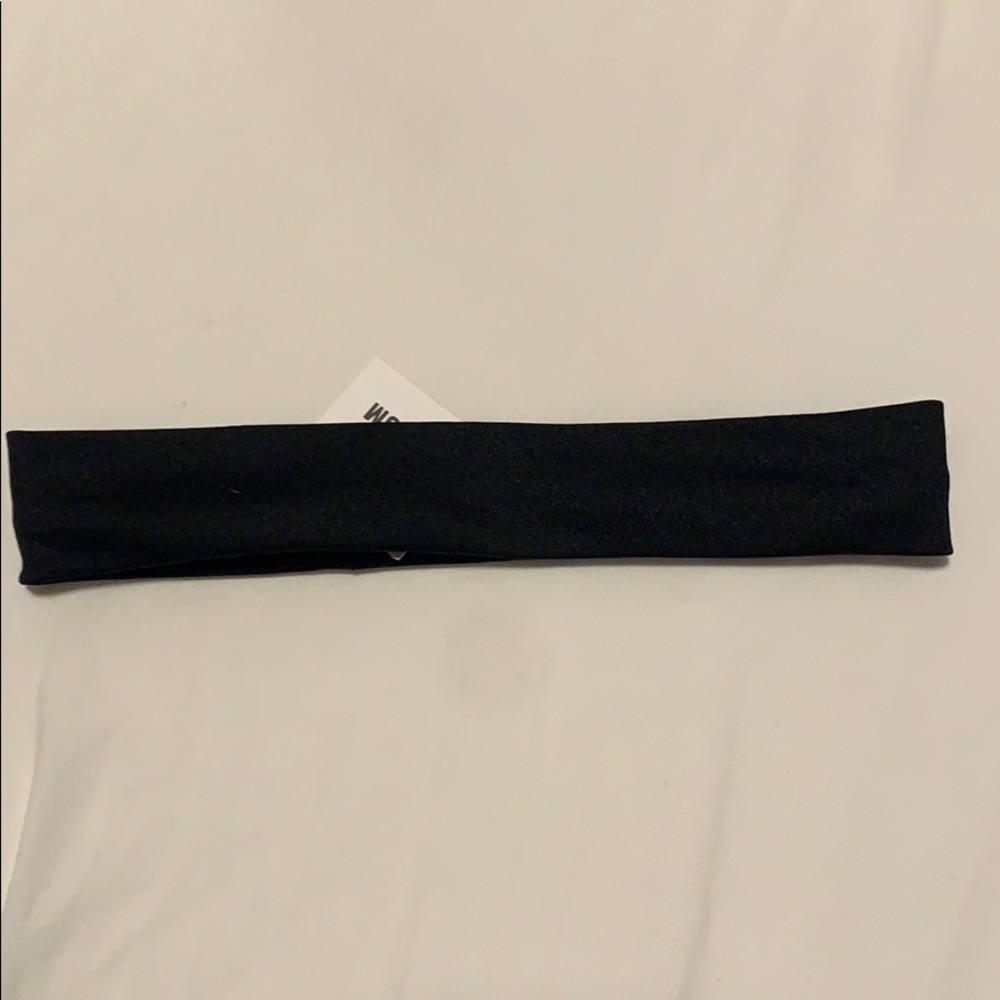 Black head band